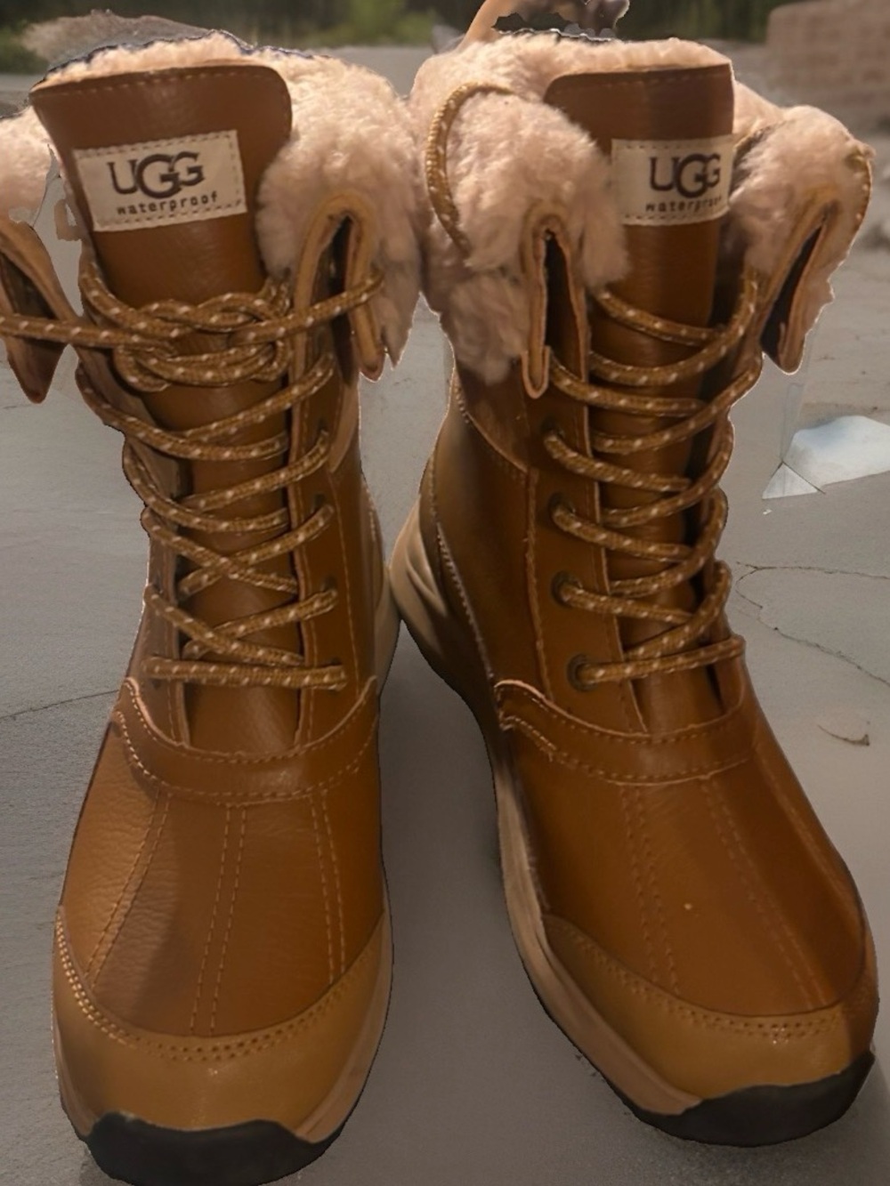 UGG Zaylee Boot in chestnut waterproof leather fluffy shearling-trim cuff Sz 7.5 - Picture 7 of 7
